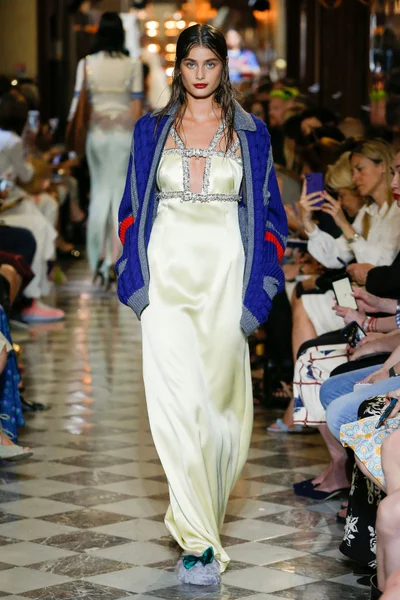 Look 4